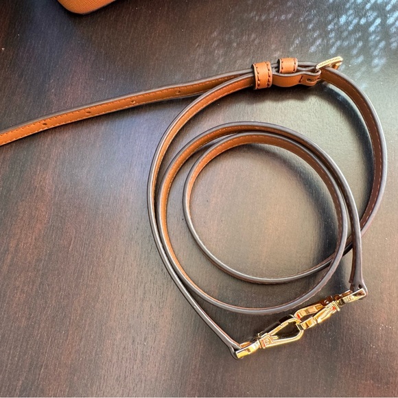 Michael Kors SURI bucket bag NWOT - Picture 2 of 8